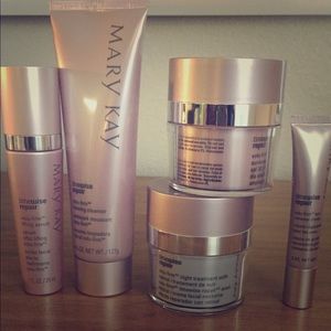 Mary Kay TimeWise Repair Volu-Firm Set